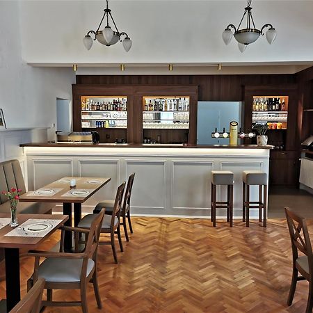 Hotel Svycarsky Dum Sneznik Екстериор снимка