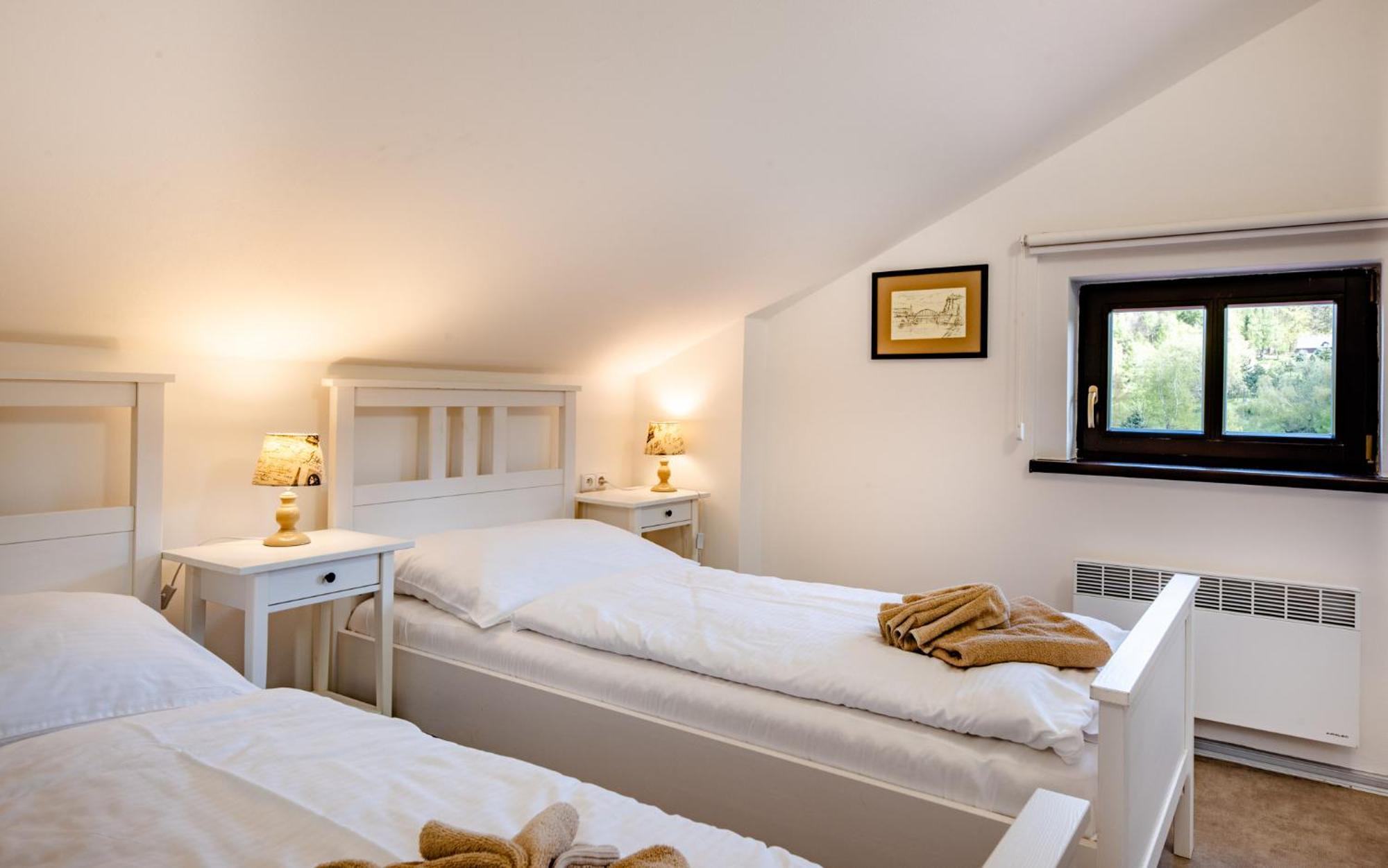 Hotel Svycarsky Dum Sneznik Стая снимка